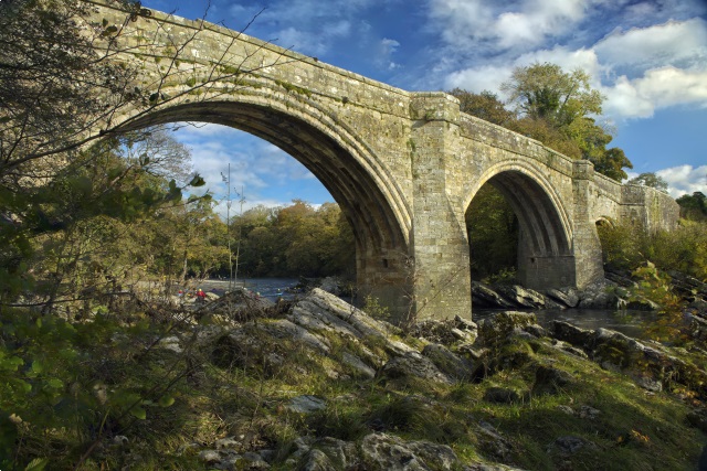 devils bridge at kirkby lonsdale with foreground and sky